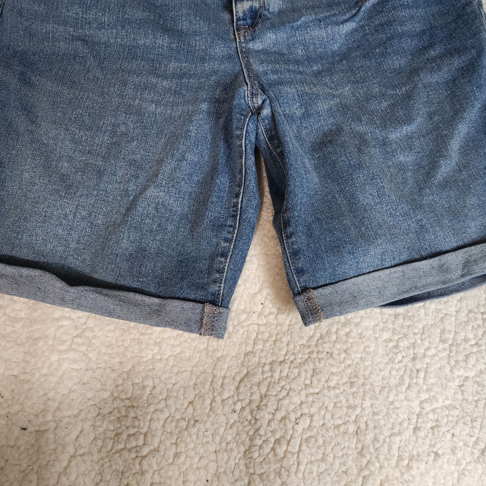 Old Navy Blue Denim Shorts - Picture 3 of 4